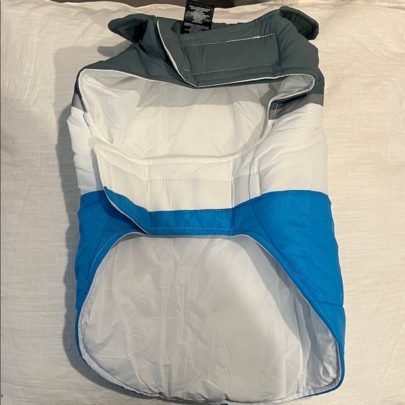 32 Degrees Heat Blue and White Dog Jacket - Picture 2 of 6